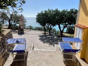 Terrace/patio - In relaxation looking at the sea, with pool (Finale Ligure)