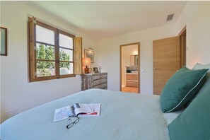 Room - Vrbo Property (Saint-Tropez)