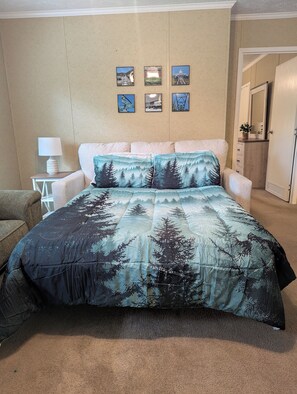 3 bedrooms, iron/ironing board, WiFi, bed sheets
