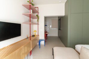 Room - Cozy studio by MelAngelo A - Walk to Piraeus Port (Pireas)