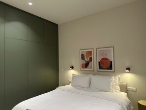 Room - Cozy studio by MelAngelo A - Walk to Piraeus Port (Pireas)