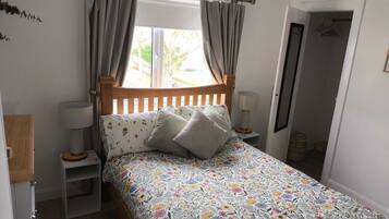 3 bedrooms, iron/ironing board, travel crib, free WiFi