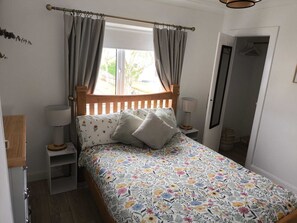 3 bedrooms, iron/ironing board, travel crib, free WiFi