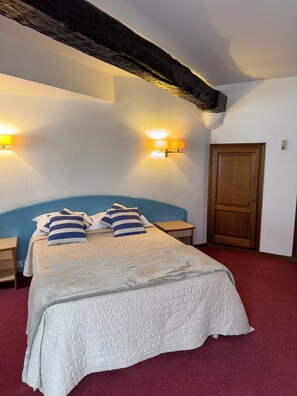 Comfort-Doppelzimmer | Zimmersafe, Schreibtisch, kostenloses WLAN