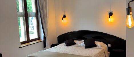 ห้องคอมฟอร์ทดับเบิล | ตู้นิรภัยในห้องพัก, โต๊ะทำงาน, Wi-Fi ฟรี