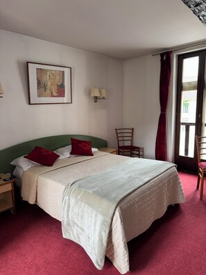 Comfort-Doppelzimmer | Zimmersafe, Schreibtisch, kostenloses WLAN