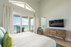Desk, travel cot, WiFi, bed sheets - Gulf-Front Luxury Home with Private Pool, Beach Access & Bikes! (Panama City Beach)