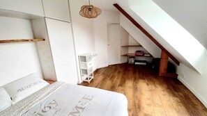 Room - Vrbo Property (Ambon)