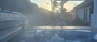 2-bedrooms 1 bath in the house  wonderful Agoura Hills with AC