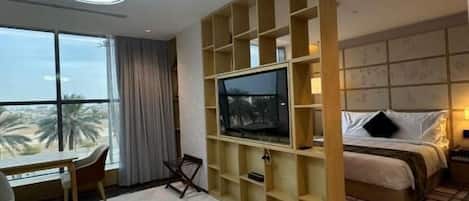 Family Suite, City View | In-room safe, blackout drapes, soundproofing, free WiFi