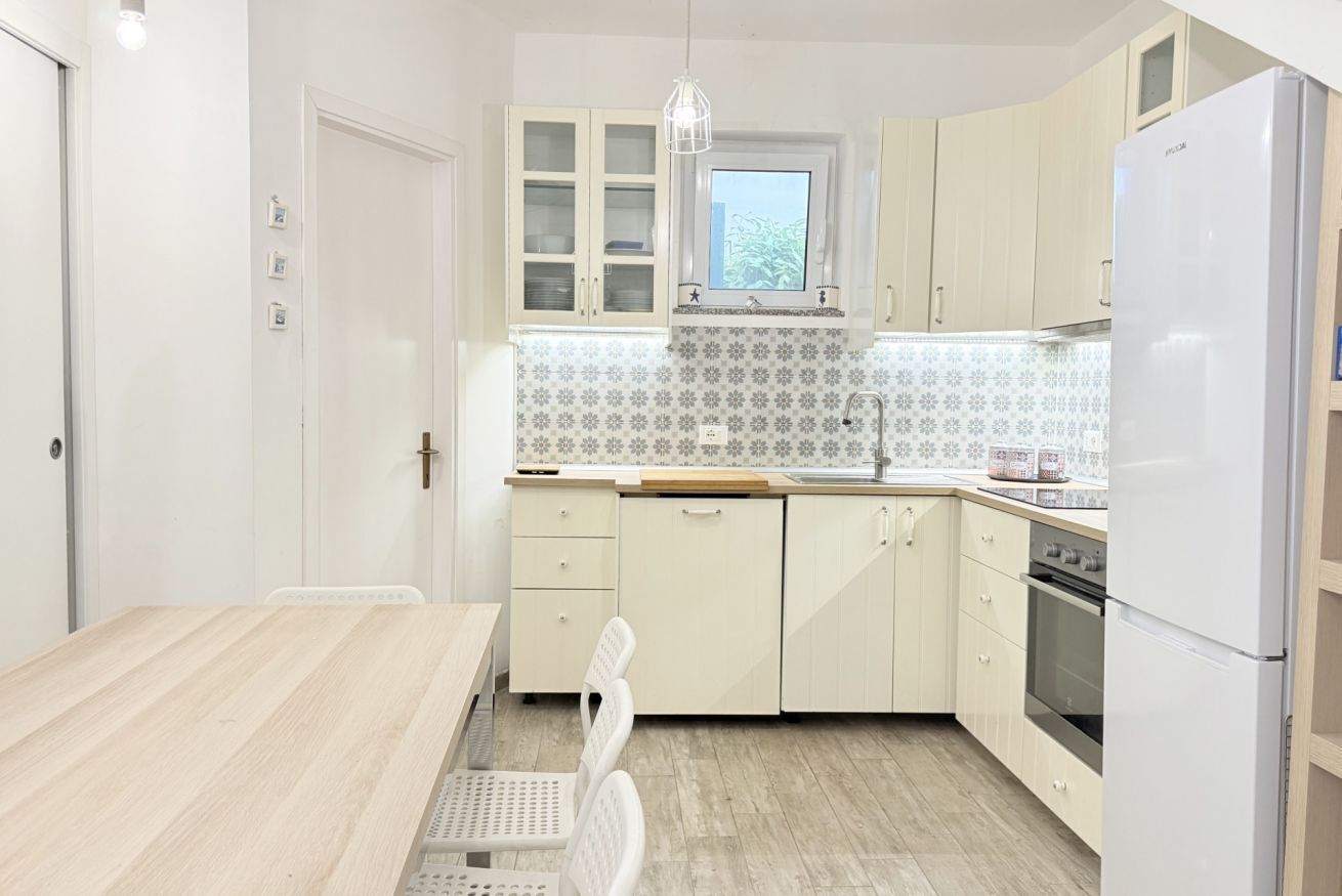 Fridge, dishwasher