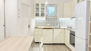 Fridge, dishwasher