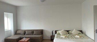 Kaposvár belvárosától 1km-re teljesen felújított, igényes, 3 csillagos apartman
