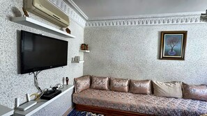 Smart TV - Modern apartment with terrace, near beach and Melilla border (Beni Ensar I Aït Nsar)