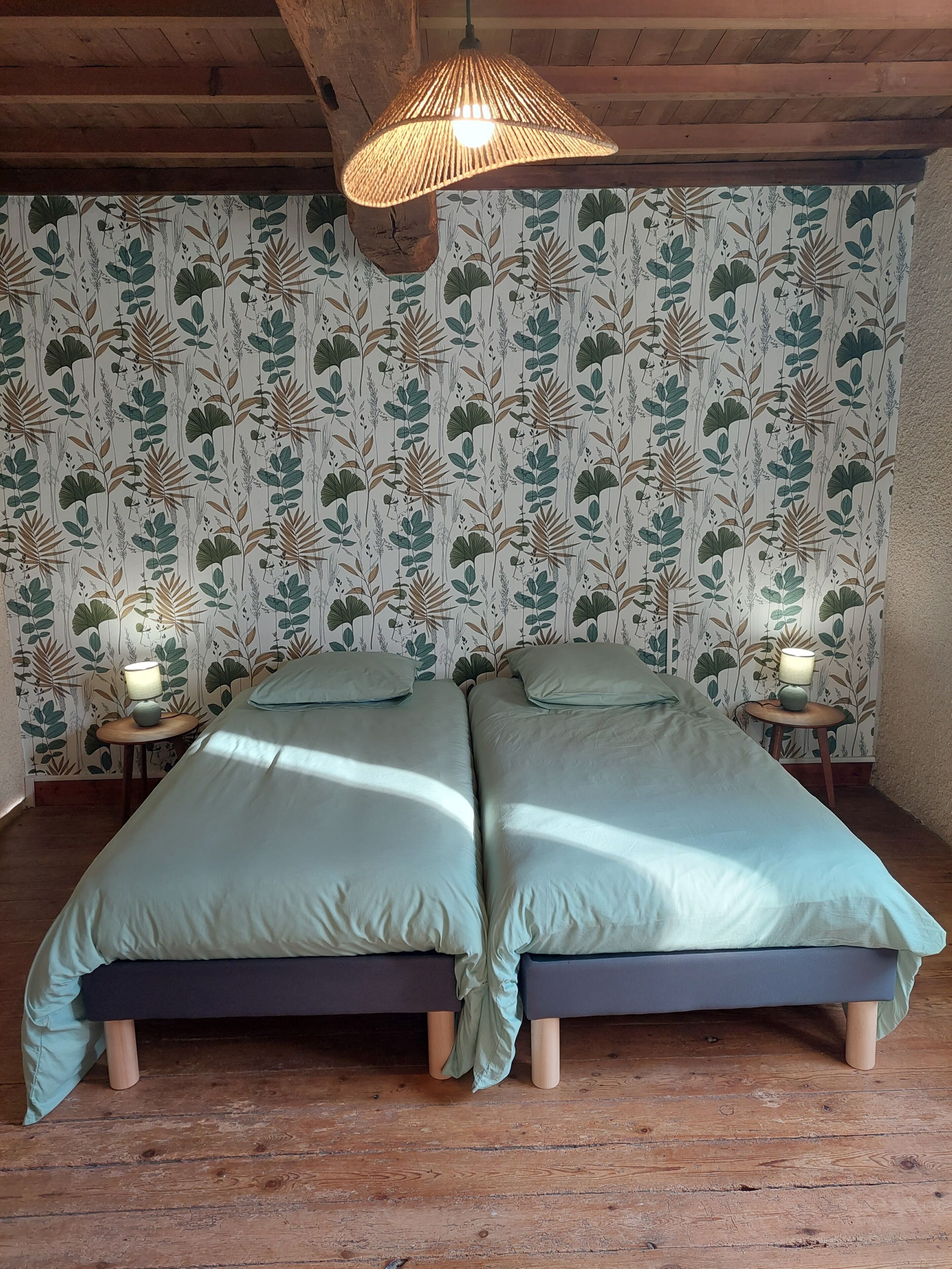 Iron/ironing board, travel crib, free WiFi, bed sheets