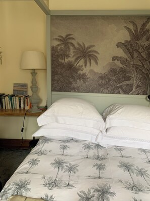 Iron/ironing board, free WiFi - Westcroft at Seasound (Kingsand)