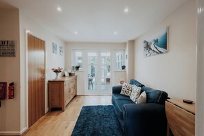 TV - The Anchorage by Navie Stays (Poole)