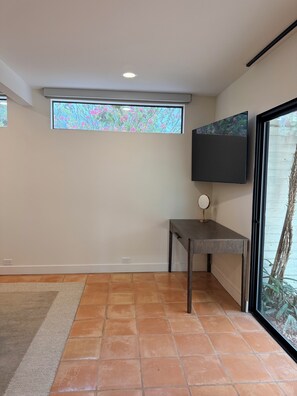 Interior - Newly renovated Palm Desert home just minutes from El Paseo Shopping District. (Palm Desert)