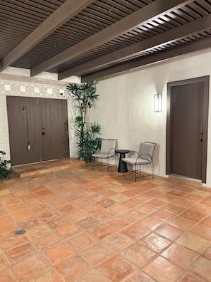 Interior - Newly renovated Palm Desert home just minutes from El Paseo Shopping District. (Palm Desert)