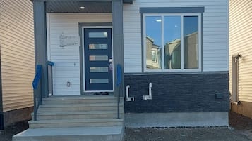 Huis, 2 slaapkamers, open haard | Details aan de buitenkant