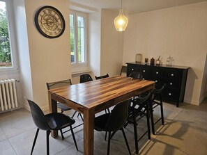 Dining - Vrbo Property (Éguzon-Chantôme)