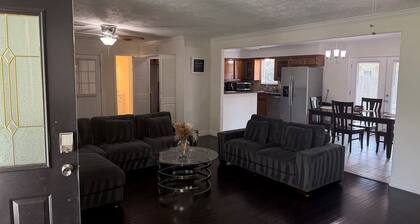 Family-Friendly 3BR/2BA Rental in Nederland