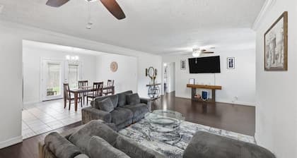 Family-Friendly 3BR/2BA Rental in Nederland