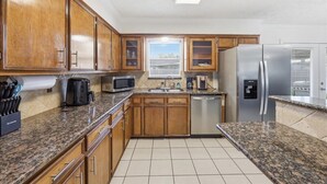Unclassified image, 3 of 27, button - Family-Friendly 3BR/2BA Rental in Nederland (nederland)