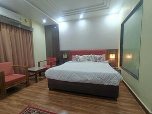 1 bedroom - Hotel O Aura Mall Bhopal (Bhopal)