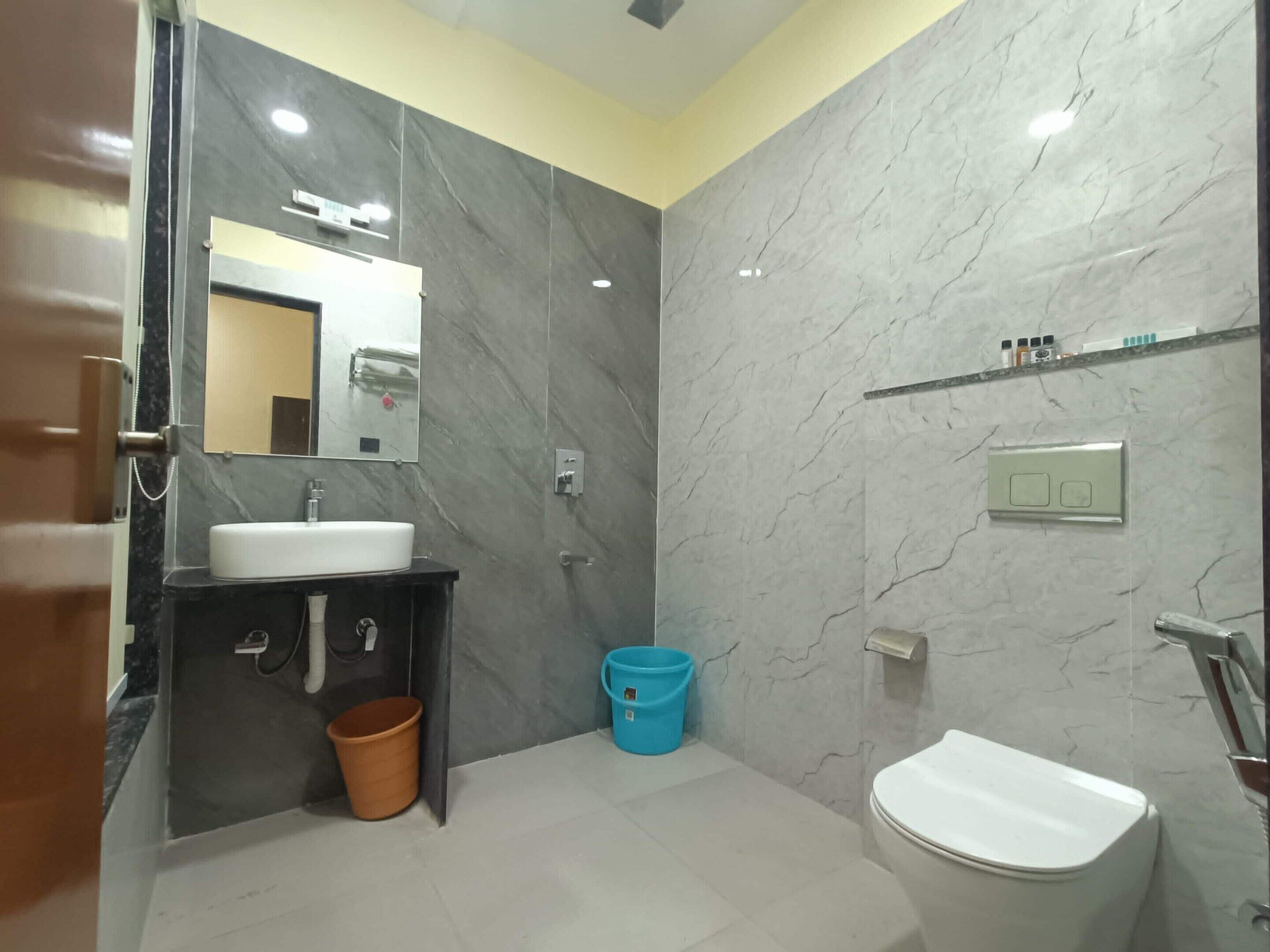 House | Bathroom