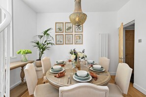 Dining - Lantern House (Torquay)
