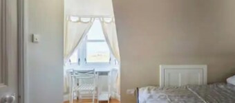 4 Bed House - Sleeps 10 - Pets - Garden - Parking