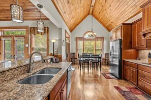 Interior - The Trinity at Sugar Mountain (Banner Elk)