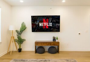 Interior - Zen-style 1BR Retreat In A+ Location w/ Gym & Pool (Sherman)