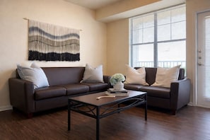 Interior - Apex Executive Apartments - 820 Benge Dr TX (Arlington)