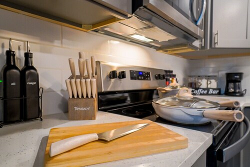 Tropical Vibes LED Ambience Fast Wi-fi Sleeps 6