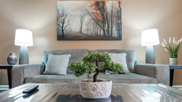 Apartment (2 Bedrooms) | Front of property