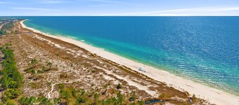 Salty Dog | Golf Cart • Bikes • Beach Access