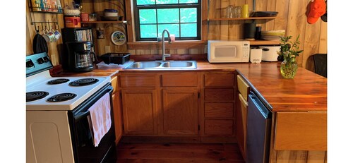 Cabin in the Woods near the Charming town of Glenwood