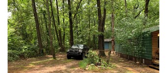 Cozy 1-bedroom manufactured home with cabin vibe in adorable Glenwood with AC