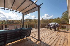 Interior - 550 Massive 4 Bedroom Home Sleeps 19 (Candler)