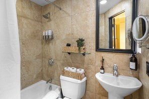 Interior - Centrally Located APT in NYC Walk to Time Square (New York)