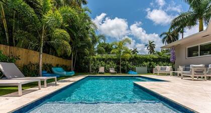 593 Secluded Villa 3 Bedrooms Heated Pool