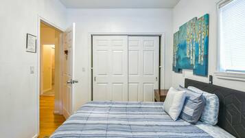 House (6 Bedrooms) | Interior