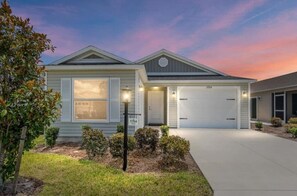 Interior - 561l Stunning Home, Pool Access, Garage Parking! (Okahumpka)