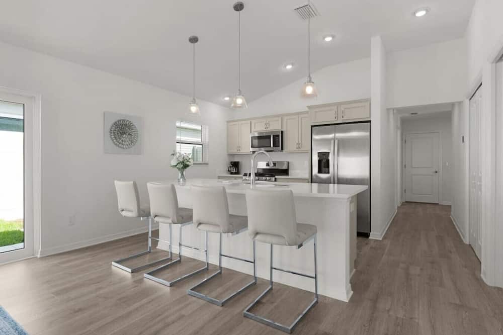 561e Newly Built 3 Bedroom With Golf Cart! - Sumterville, FL