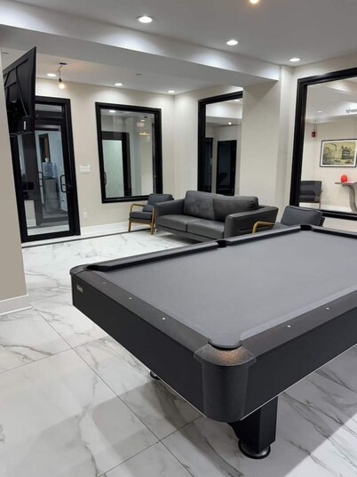 610 Large Studio Downtown With Pool Table