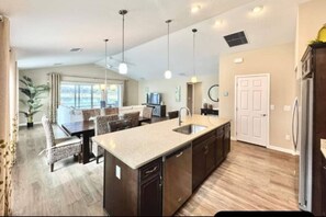 Interior - 561h Large 3 Bedroom With Golf Cart Pool Access! (Wildwood)