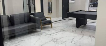 610e Very Comfortable Studio Downtown