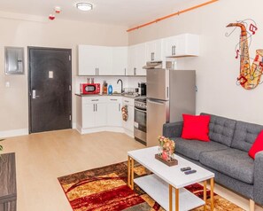 Interior - 610e Very Comfortable Studio Downtown (Albany)